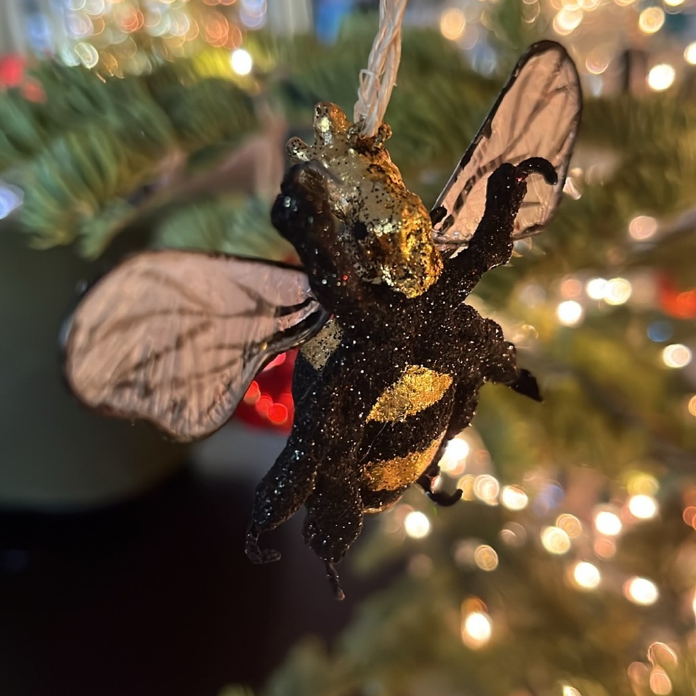Cody Foster Queen Bee Ornament - Picture 2 of 10
